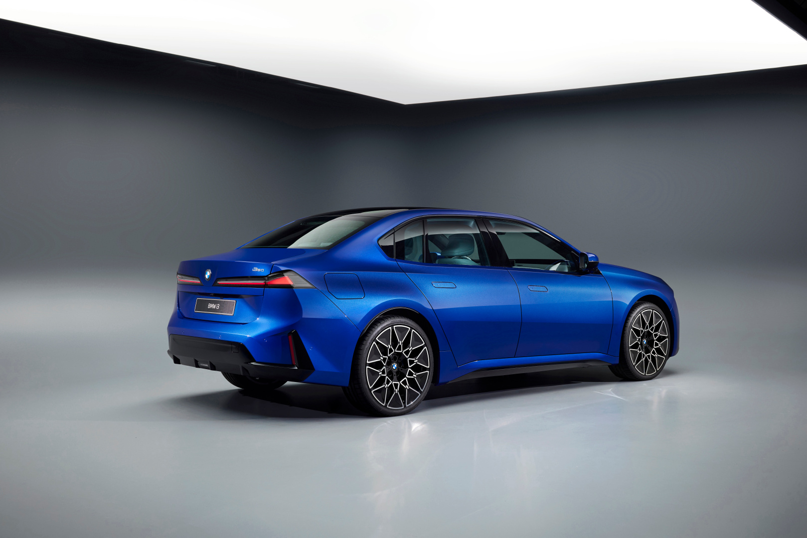 SMALL_P90632227_highRes_the-new-bmw-i3-50-xd